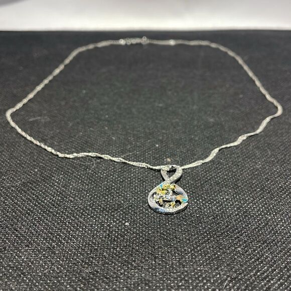 Jewelry - Unicorn pendent necklace